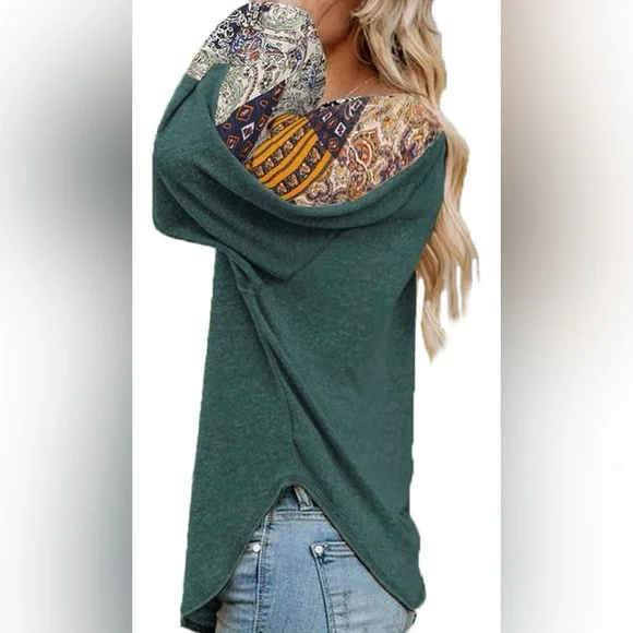 NEW - Women's Relaxed V-Neck Long Sleeve Top - Picture 3 of 8